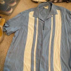 Hawaiian like button up